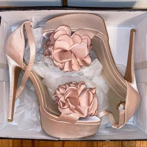 PRETTYLITTLETHING FLORAL HIGH HEELS